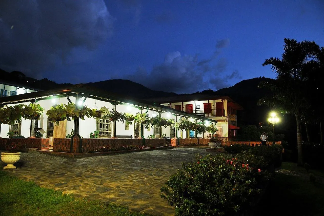 Hotel Y Centro De Convenciones La Extremadura location